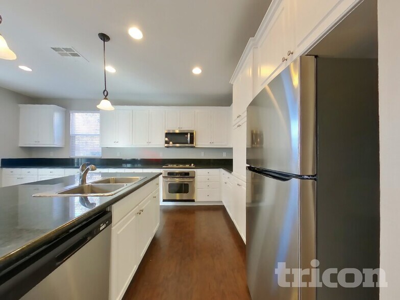 Building Photo - 43113 59th St W