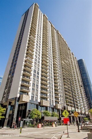 Primary Photo - 400 E Randolph St