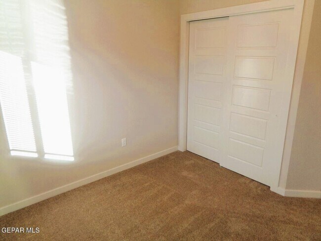 Building Photo - 14932 Tierra Haven Ave