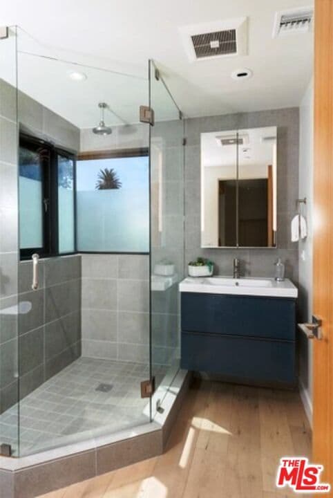 Building Photo - 6685 W Daychar Dr