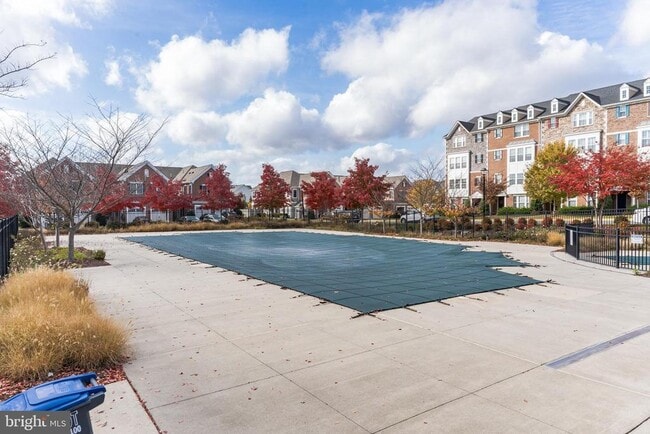 Building Photo - 25621 Pleasant Valley Rd