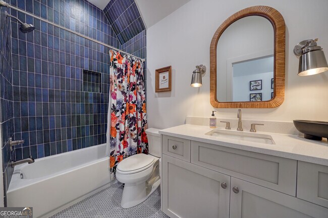 Building Photo - 305 Breakspear Ln