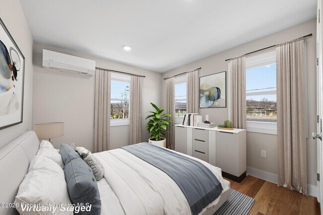 Building Photo - 305 Parsonage St