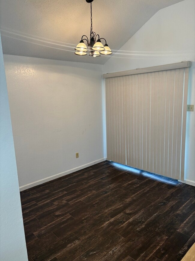 Building Photo - 106 Hollywood Dr