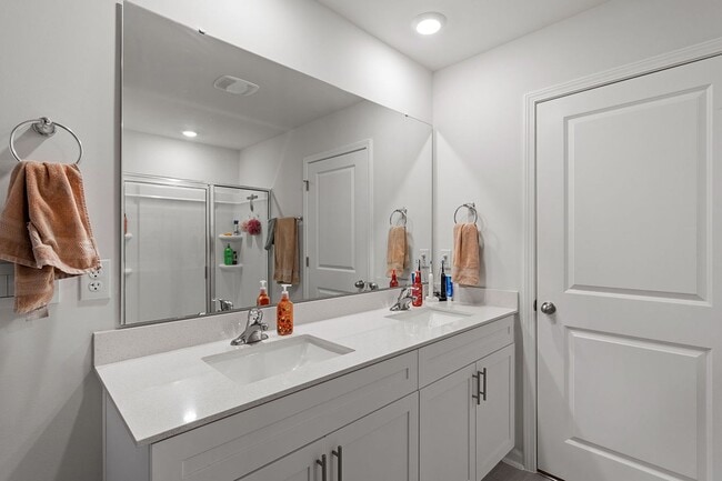 Building Photo - Spacious 5 BR for Rent in Wendall-Availabl...