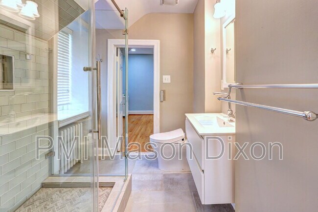 Building Photo - 5304 Springlake Way