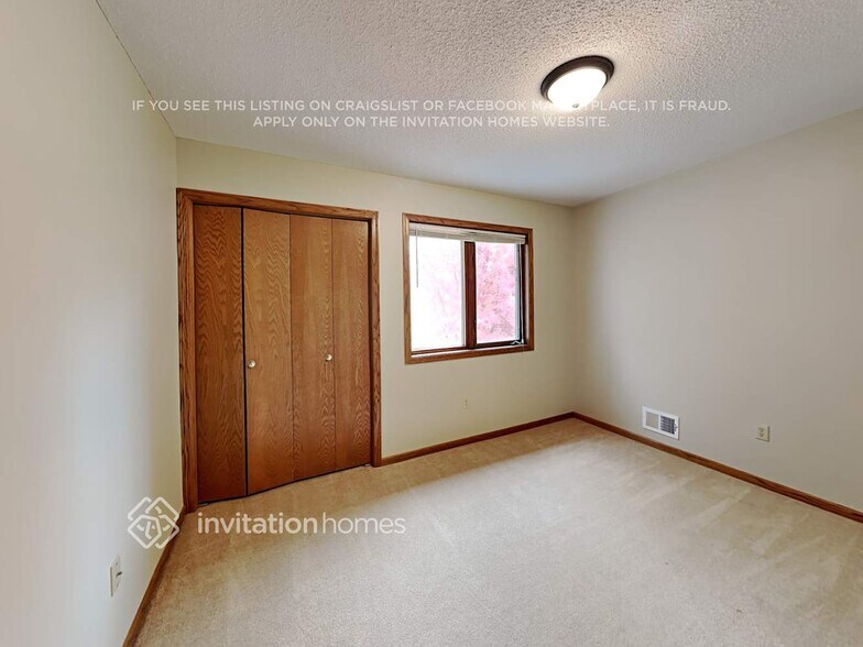 Building Photo - 3930 Zircon Ln N