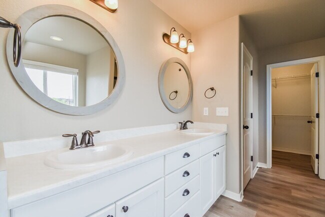 Building Photo - 7448 Cat Tail Creek Dr