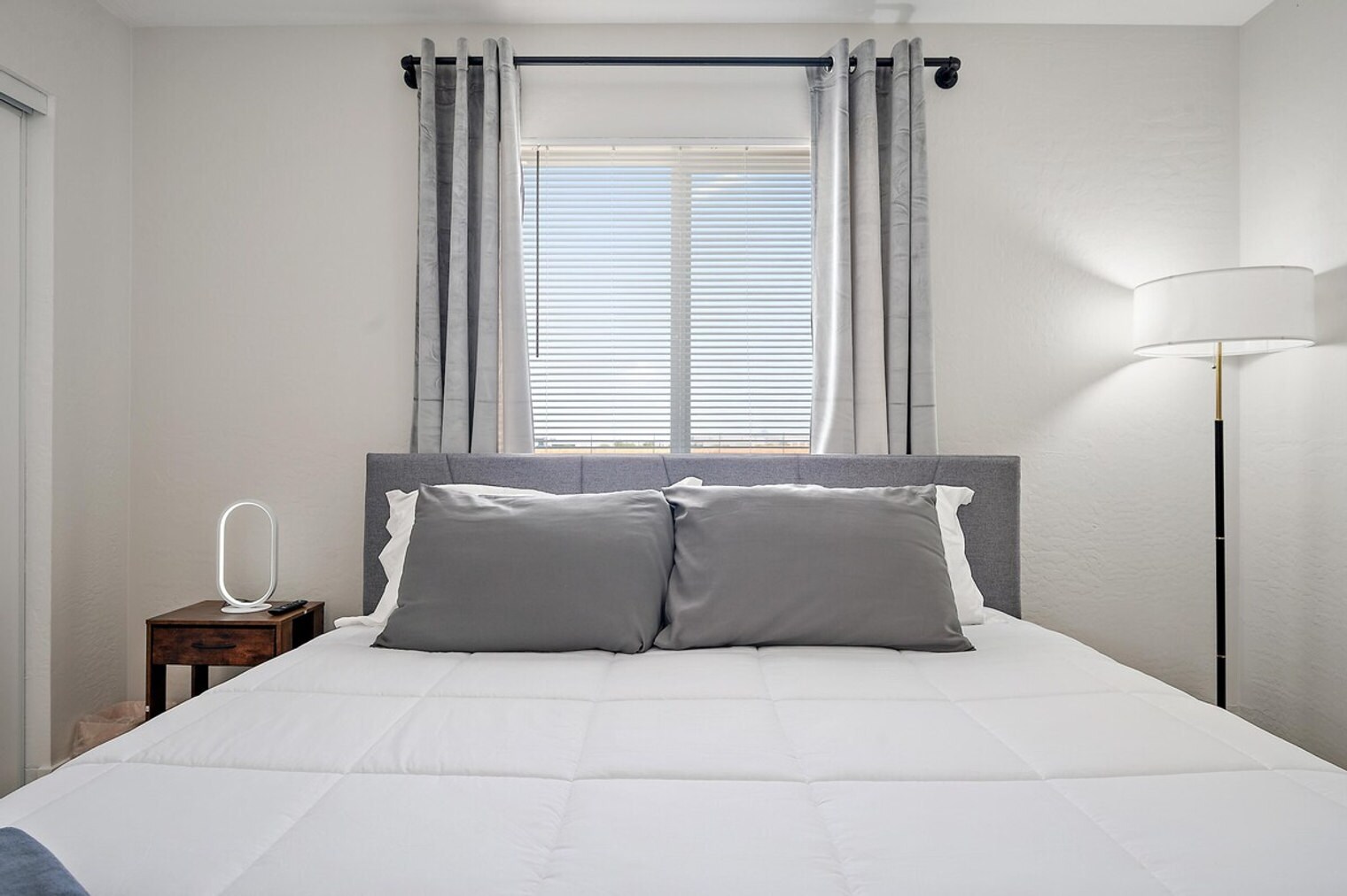 Building Photo - 1732 E Elwood St