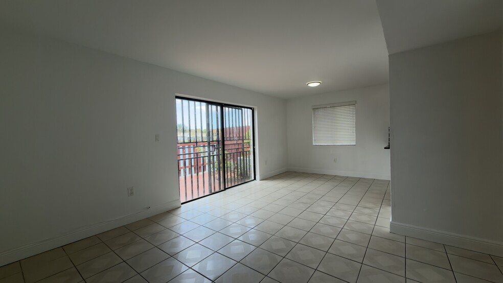 Building Photo - 341 NW 109th Ave