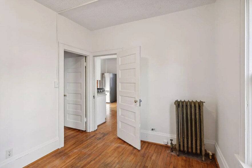 Building Photo - 104 W 27th St