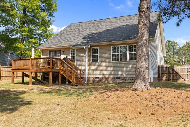 Building Photo - Fully Furnished Month to Month/Short Term Rental!