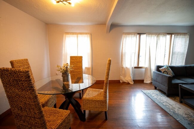 Building Photo - 1311 Paris Rd