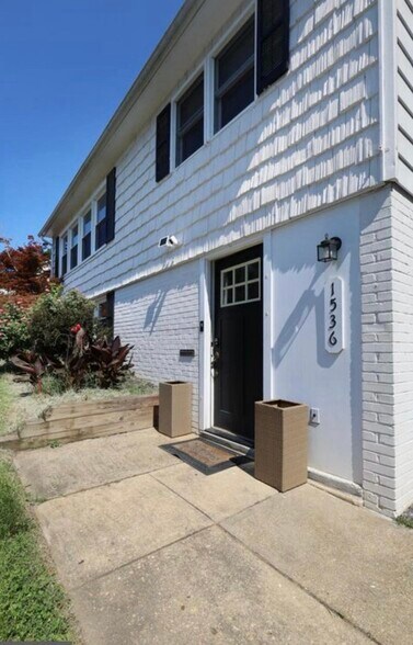 Primary Photo - 1536 Maurice Dr