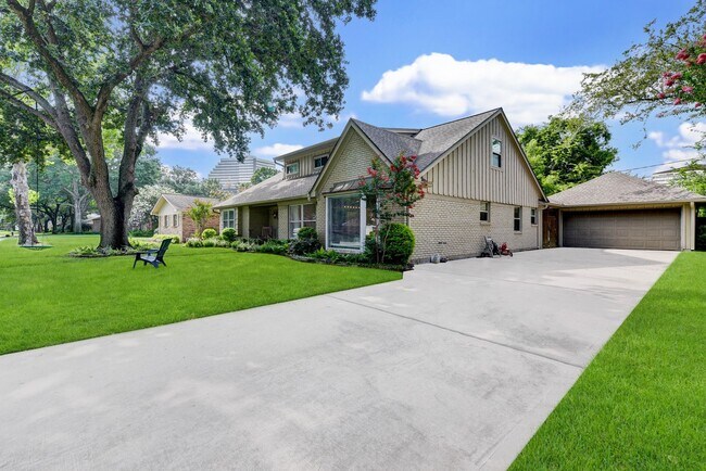 Building Photo - 10707 Piping Rock Ln