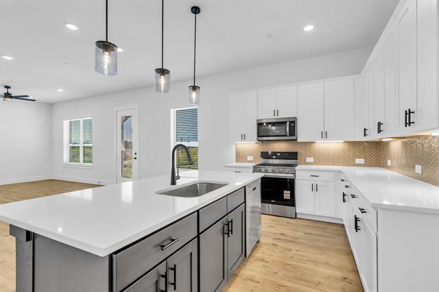 Building Photo - 1228 Arkansas Spgs St