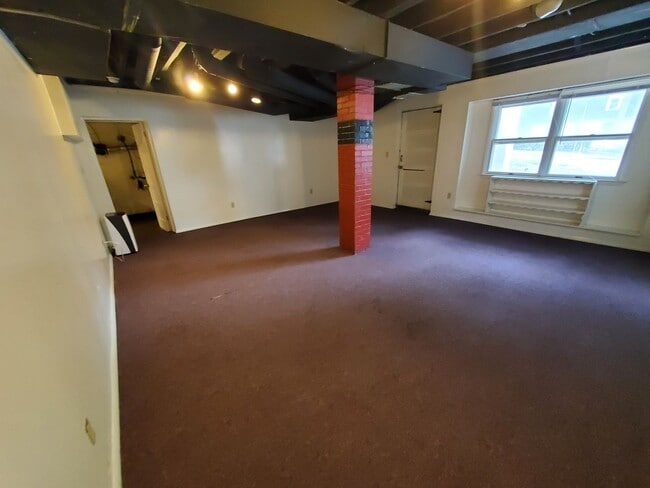 Building Photo - 277 Woodland Dr