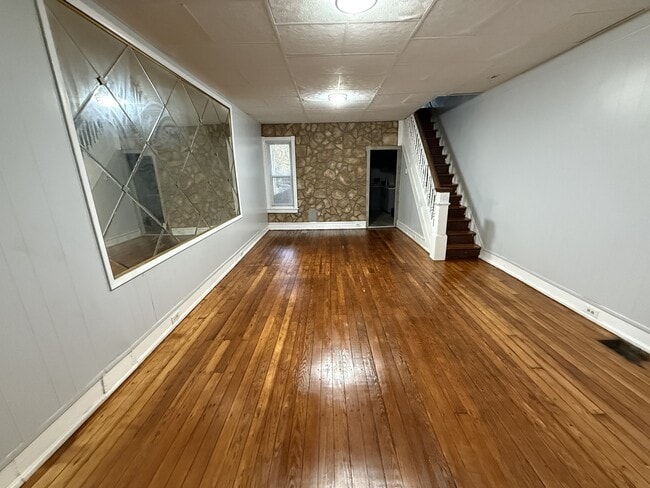 Building Photo - 1006 Spruce St