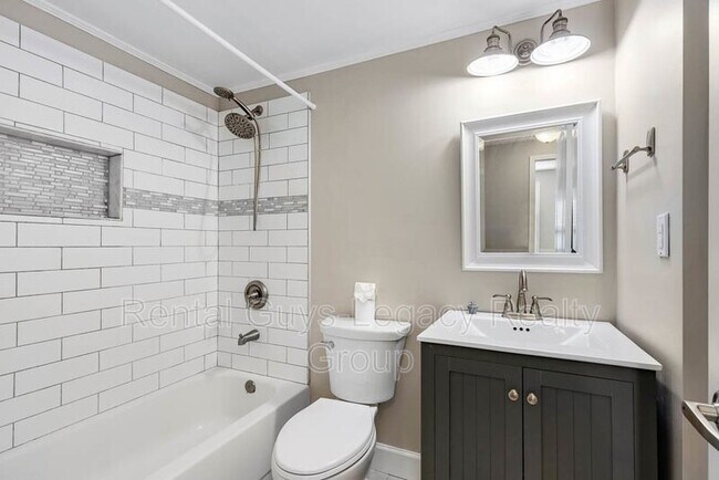 Building Photo - 10729 Squires Ct