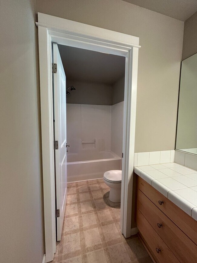 Building Photo - MOVE IN SPECIAL!   4 Bedroom / 2.5 Bathroo...