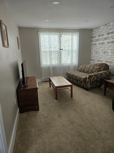 Building Photo - 1 Carpenter St