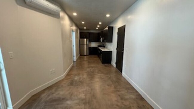 Building Photo - 1 bed 1 bath condo in downtown SLC