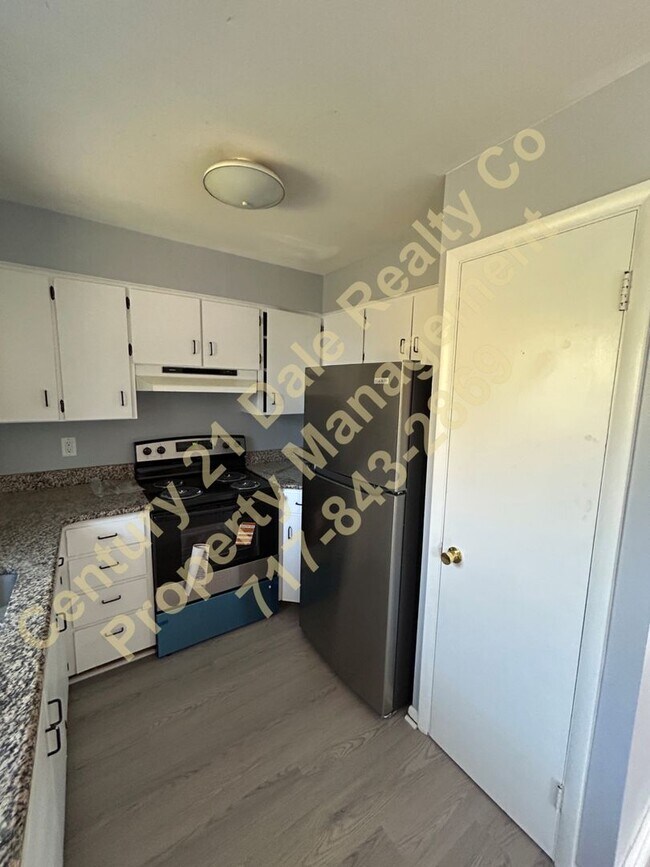 Building Photo - Meade Street 215-217