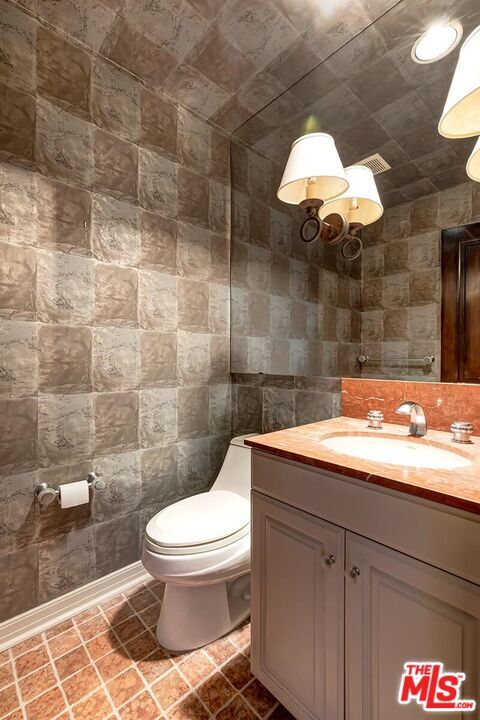 Building Photo - 201 Tavistock Ave