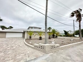 Building Photo - 910 Santa Rosa Blvd