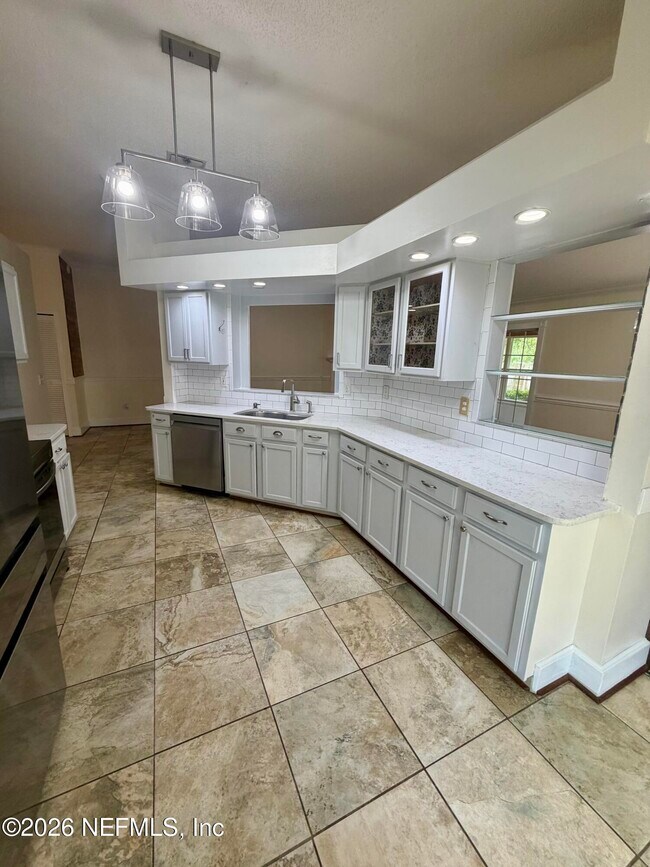 Building Photo - 1523 Blue Heron Ct