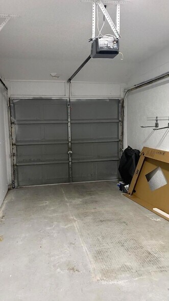 Building Photo - 20970 Vía Oleander