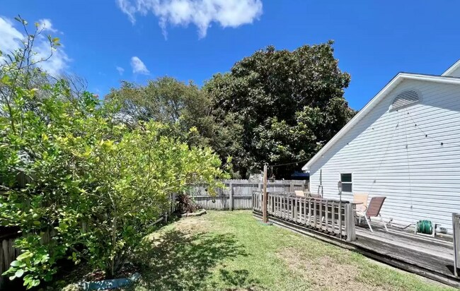 Backyard/deck - 21 Ruby Cir