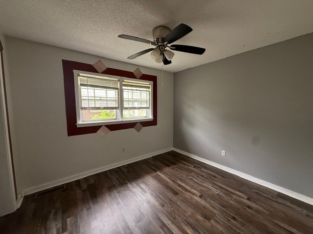 Building Photo - 2634 Oakview Dr