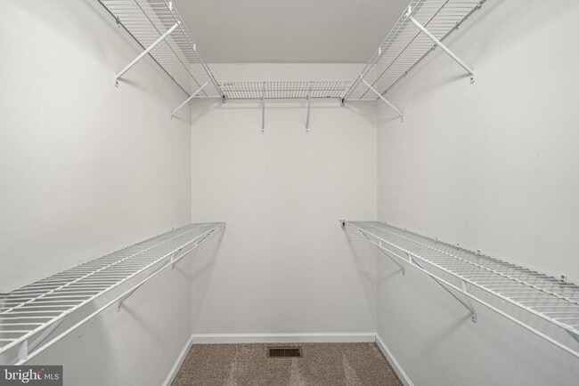 Building Photo - 33 Addison Ln