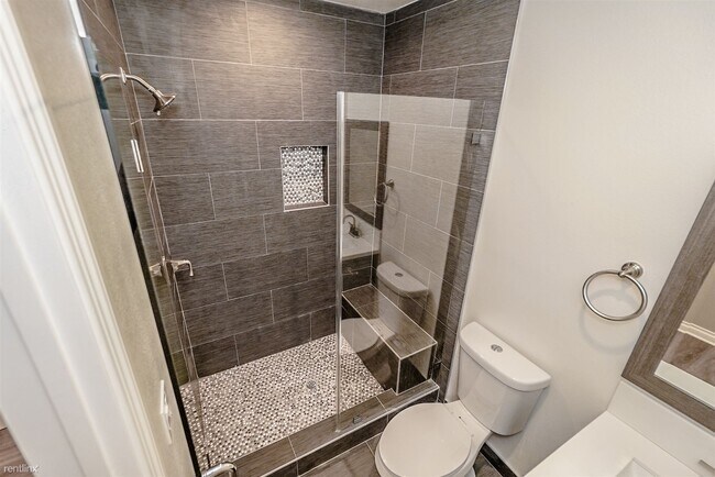 Building Photo - 4 br, 4 bath Duplex - 4508 Esmeralda Stree...