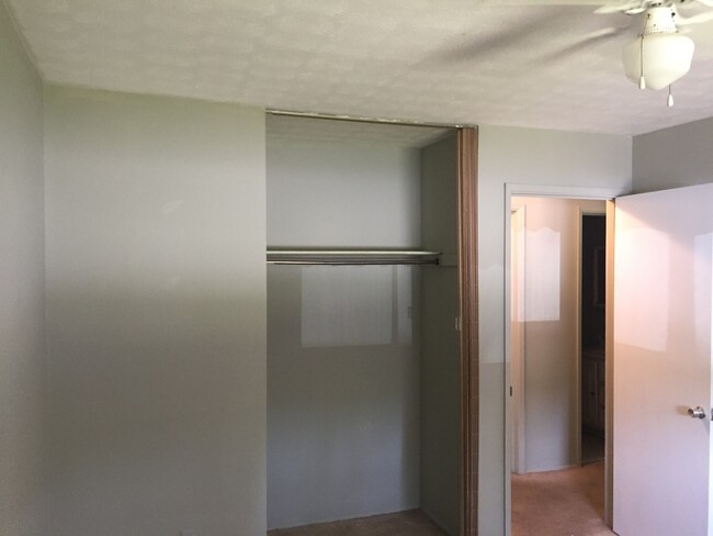 Building Photo - **AVAILABLE NOW**East Columbus 3 Bedroom /...