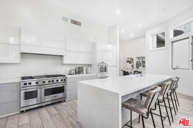 Building Photo - 11037 Anzio Rd