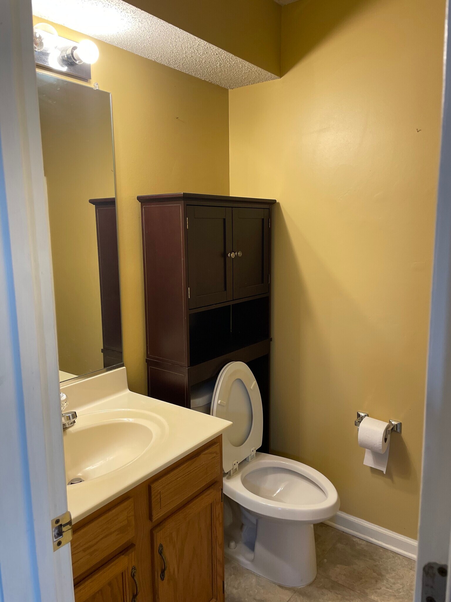 Building Photo - 6704 W Friendly Ave