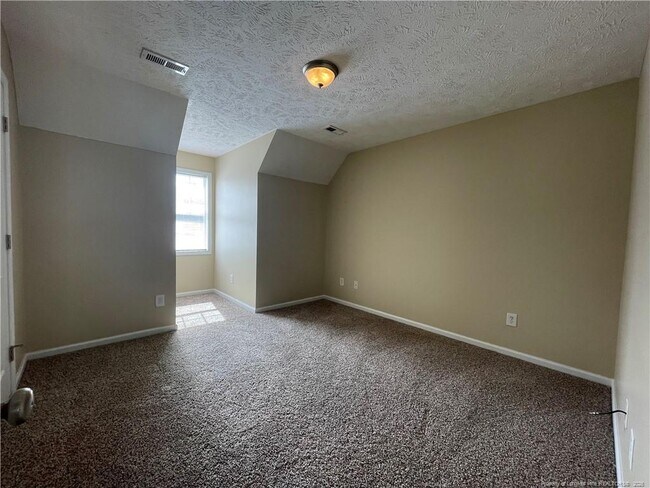 Building Photo - 5234 Woodpecker Dr