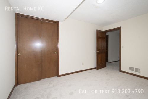 Building Photo - 5619 Riley-