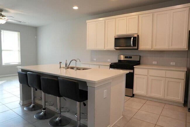 Building Photo - 808 Alta Wy