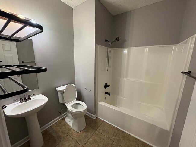 Building Photo - Welcome to Chinook Haven – Your Spacious Retreat Near Fort Campbell!