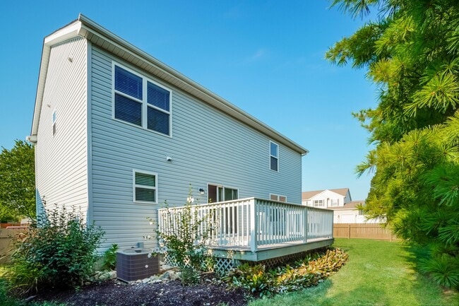 Building Photo - 180 Cherry Tree Ln