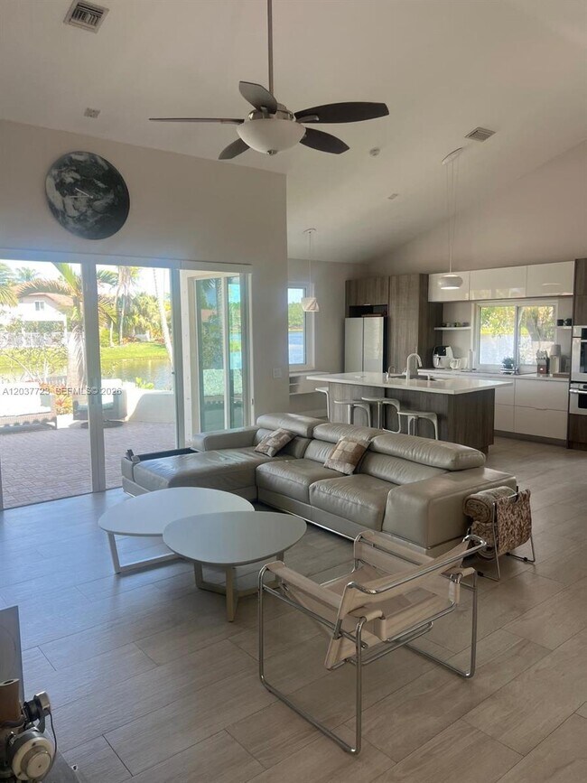 Building Photo - 1130 Spyglass