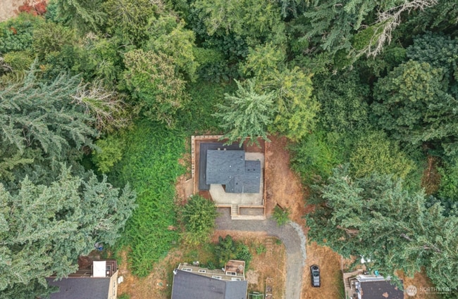 Building Photo - Private Property 2 BD, 2 BATH House!