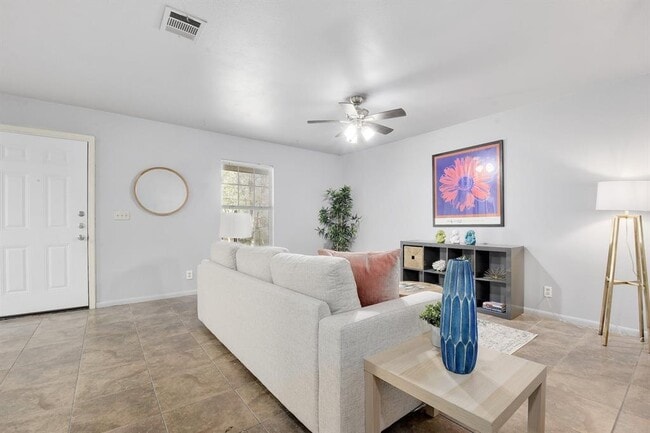 Building Photo - 6209 Langham St