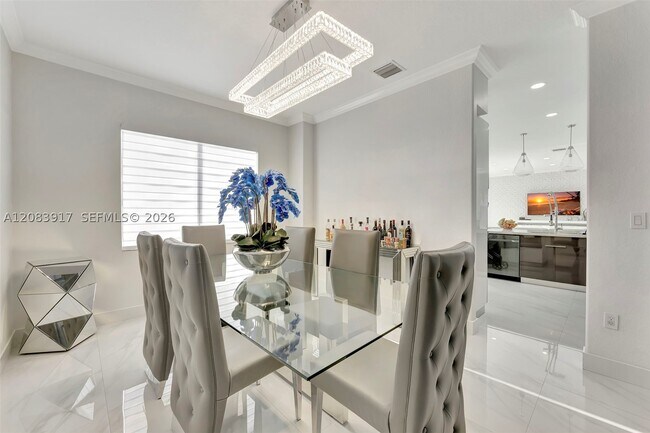 Building Photo - 2102 SW 176th Ave