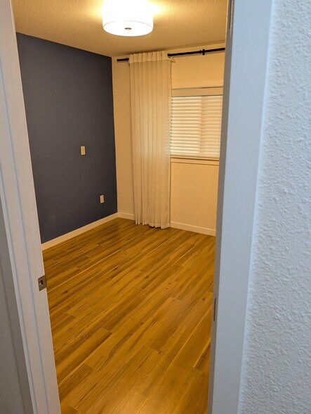 Building Photo - 487 Tuscarora Dr