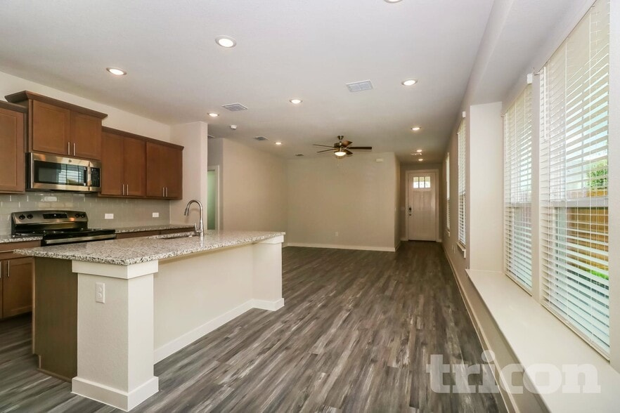 Building Photo - 1536 Mexican Heather Dr