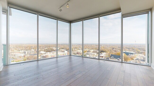 Building Photo - "Luxury Urban Living: Stunning 2-Bed, 2-Ba...